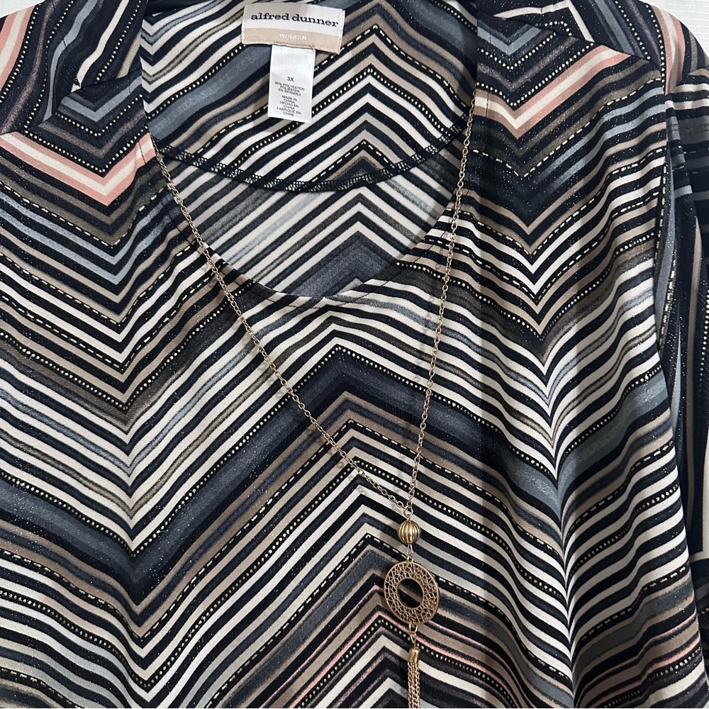Alfred Dunner 3X NWT Chevron Top w/ Necklace 3/4 Sleeve Plus Size - Picture 5 of 11